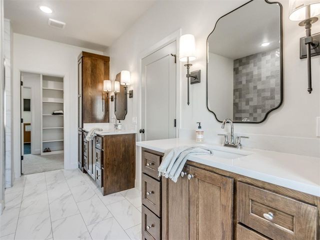 10705 NW 26th Court, Yukon, OK 73099