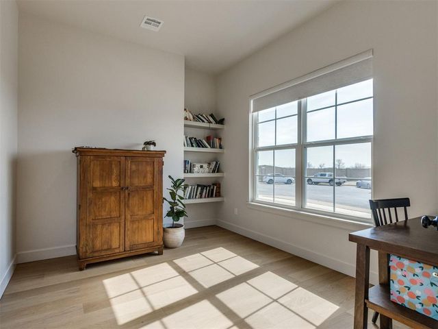 10705 NW 26th Court, Yukon, OK 73099