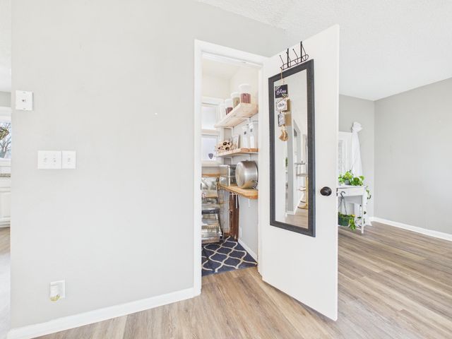 7701 E Lincoln St, Wichita, KS 67207