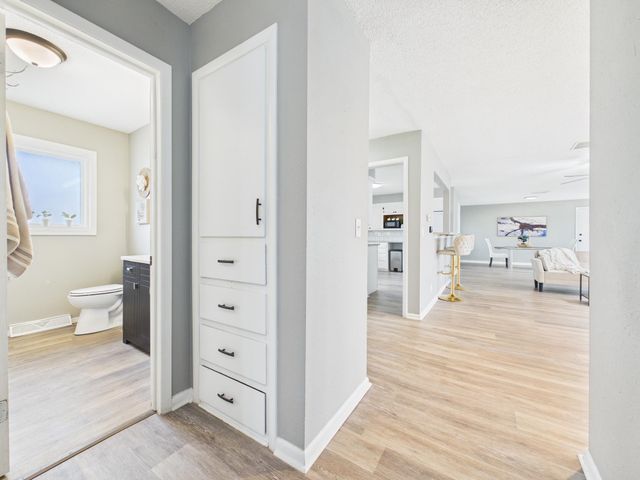 7701 E Lincoln St, Wichita, KS 67207