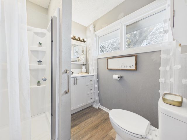 7701 E Lincoln St, Wichita, KS 67207