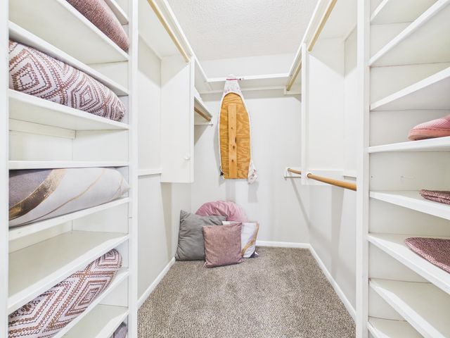 7701 E Lincoln St, Wichita, KS 67207