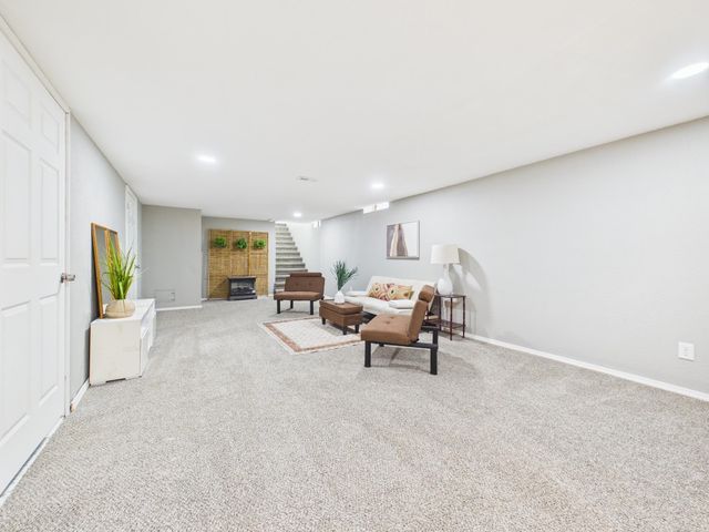 7701 E Lincoln St, Wichita, KS 67207