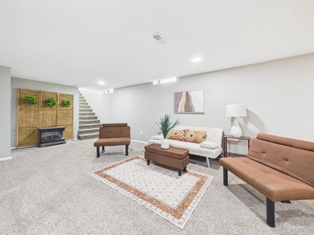 7701 E Lincoln St, Wichita, KS 67207