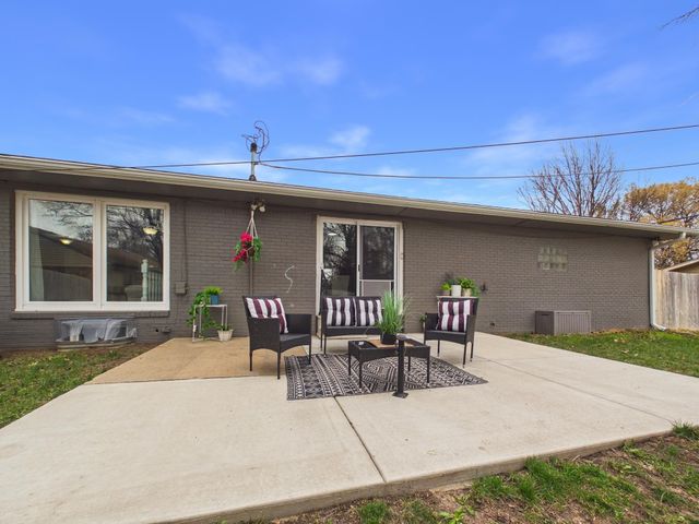 7701 E Lincoln St, Wichita, KS 67207