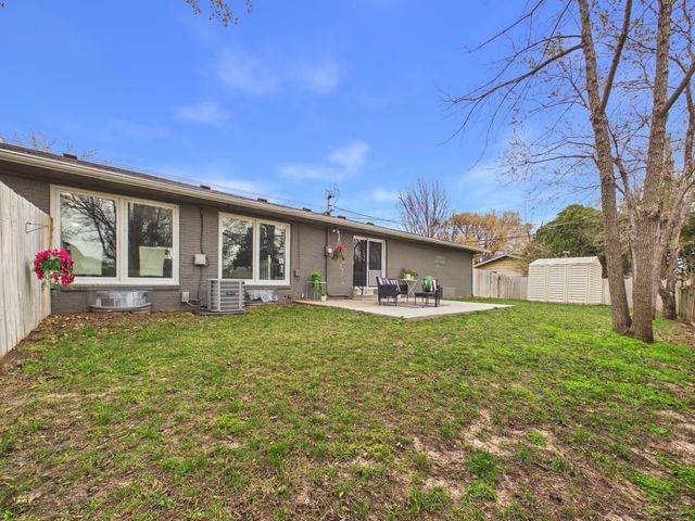 7701 E Lincoln St, Wichita, KS 67207