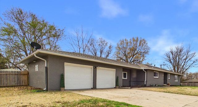 7701 E Lincoln St, Wichita, KS 67207