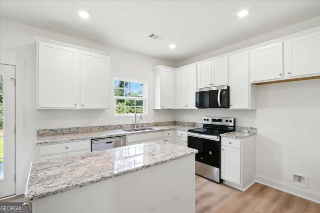 305 Rachel Lane, Hartwell, GA 30643