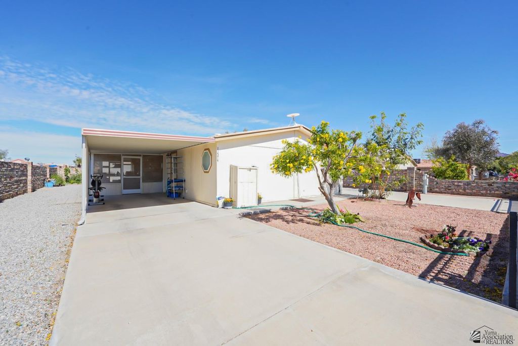 13574 E 55 St, Yuma, AZ 85367