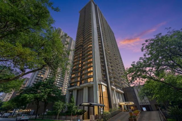 6007 N Sheridan Road 18F, Chicago, IL 60660