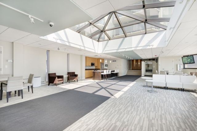 6007 N Sheridan Road 18F, Chicago, IL 60660