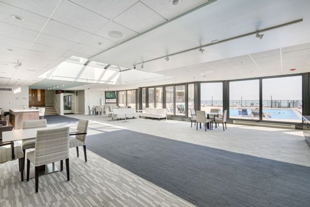 6007 N Sheridan Road 18F, Chicago, IL 60660