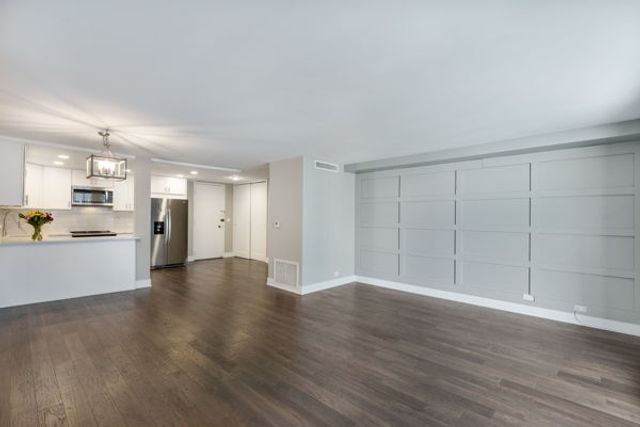 6007 N Sheridan Road 18F, Chicago, IL 60660