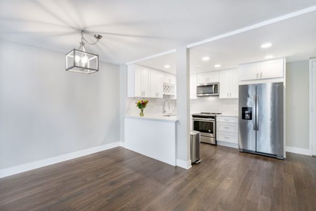 6007 N Sheridan Road 18F, Chicago, IL 60660