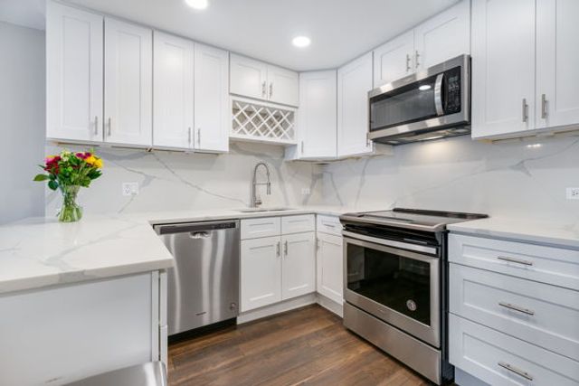 6007 N Sheridan Road 18F, Chicago, IL 60660