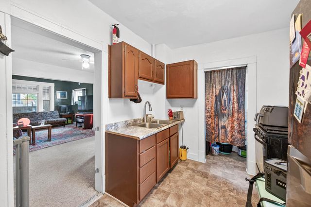 1075 Case Avenue, Saint Paul, MN 55106