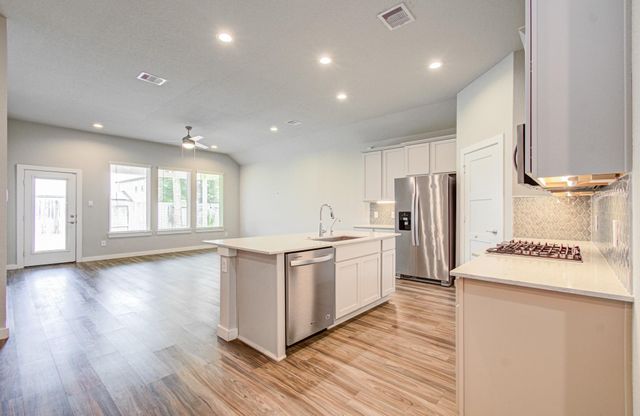 10026 Angelina Woods Lane, Conroe, TX 77384