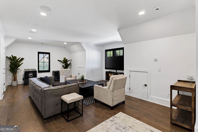 4075 Peachtree Dunwoody Road NE, Atlanta, GA 30319