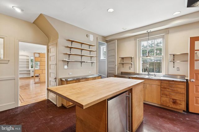 515 CARPENTER LN, Philadelphia, PA 19119