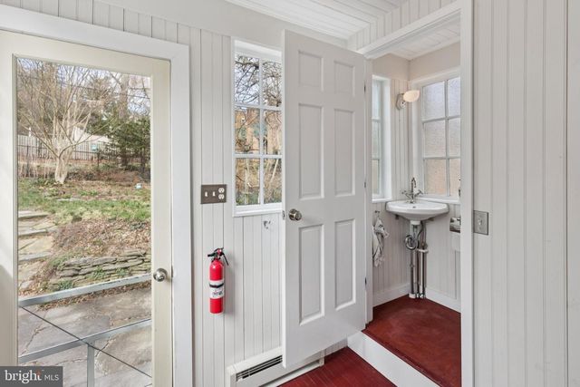 515 CARPENTER LN, Philadelphia, PA 19119