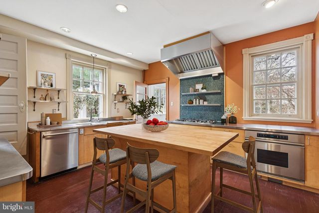 515 CARPENTER LN, Philadelphia, PA 19119