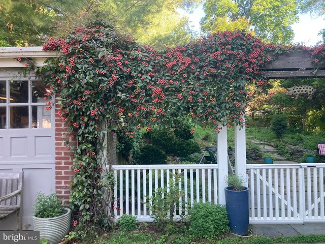 515 CARPENTER LN, Philadelphia, PA 19119