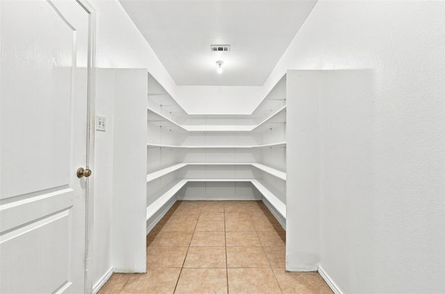 4005 Big Bend TRL, Taylor, TX 76574