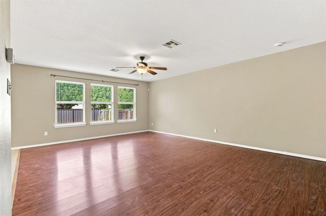 4005 Big Bend TRL, Taylor, TX 76574