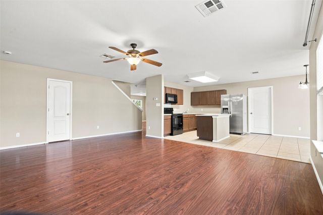 4005 Big Bend TRL, Taylor, TX 76574