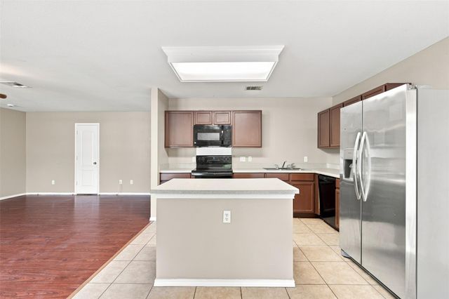 4005 Big Bend TRL, Taylor, TX 76574