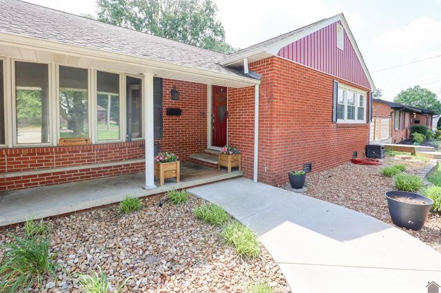 806 Usher St, Mayfield, KY 42066