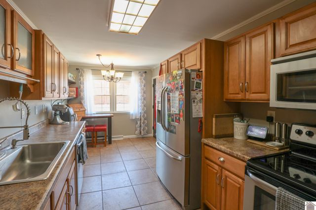 806 Usher St, Mayfield, KY 42066