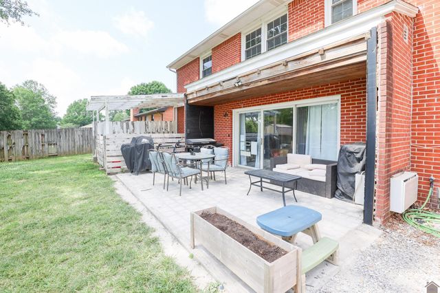 806 Usher St, Mayfield, KY 42066