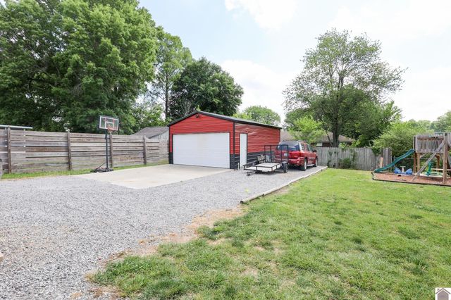 806 Usher St, Mayfield, KY 42066