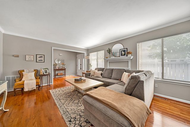 2421 S Clearing RD, Salem, VA 24153