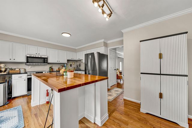 2421 S Clearing RD, Salem, VA 24153