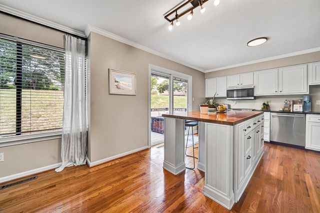 2421 S Clearing RD, Salem, VA 24153