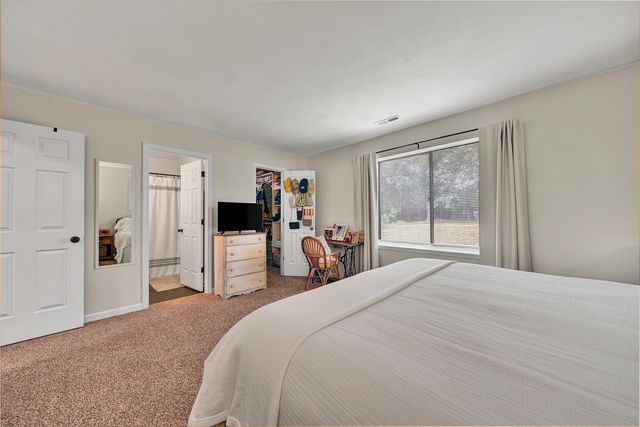 2421 S Clearing RD, Salem, VA 24153