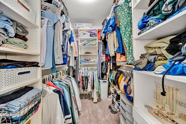 2421 S Clearing RD, Salem, VA 24153