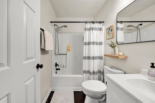 2421 S Clearing RD, Salem, VA 24153