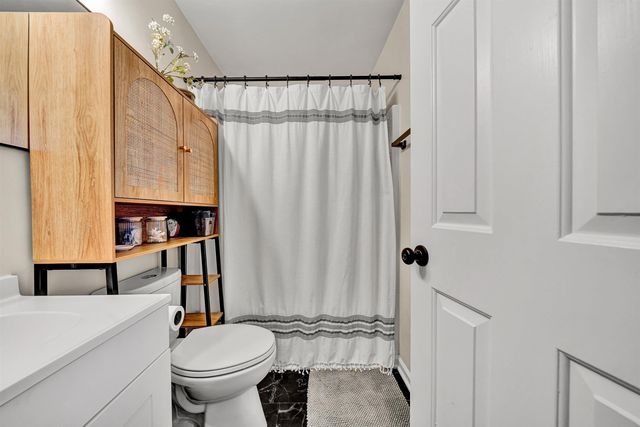 2421 S Clearing RD, Salem, VA 24153