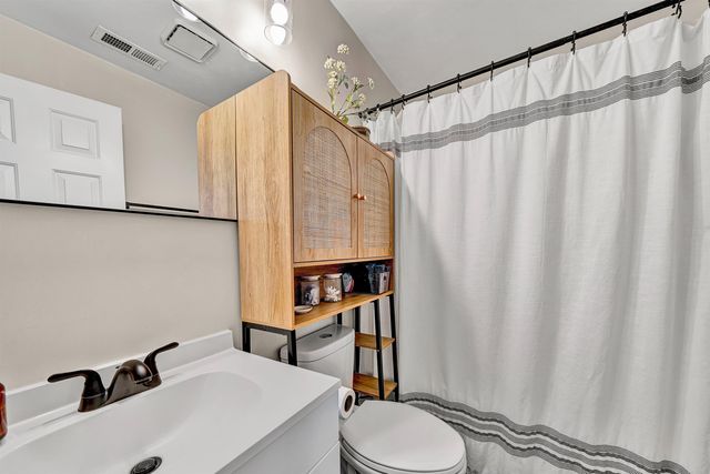 2421 S Clearing RD, Salem, VA 24153