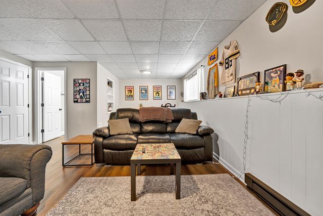2421 S Clearing RD, Salem, VA 24153