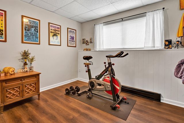 2421 S Clearing RD, Salem, VA 24153