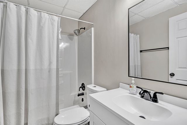 2421 S Clearing RD, Salem, VA 24153