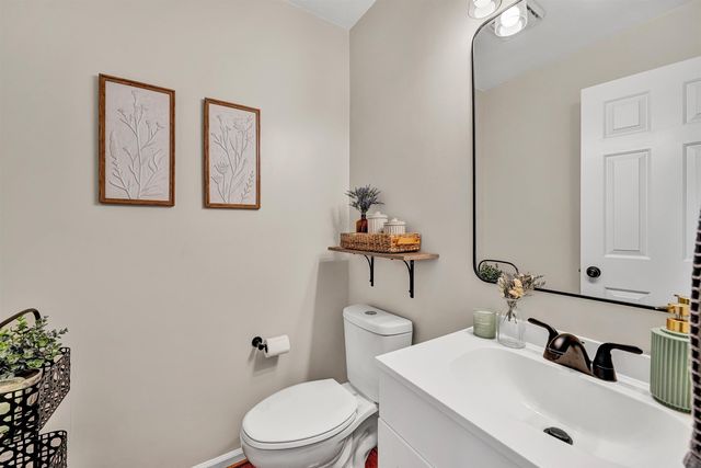 2421 S Clearing RD, Salem, VA 24153
