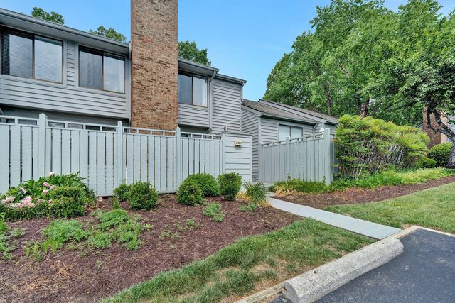 2421 S Clearing RD, Salem, VA 24153