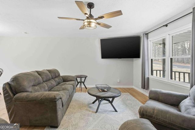 25 Vaughn SPUR NE, Cartersville, GA 30121