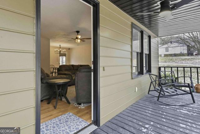 25 Vaughn SPUR NE, Cartersville, GA 30121