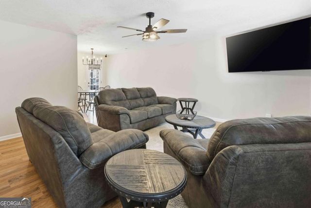 25 Vaughn SPUR NE, Cartersville, GA 30121